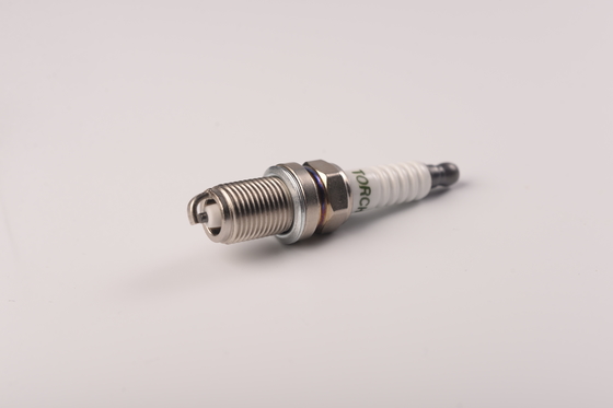หัวเทียนอัตโนมัติที่มีชื่อเสียง K6RTC (BKR6E) สำหรับ Honda Toyota BMW VW SEAT Ford