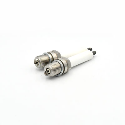 หัวเทียนเครื่องกำเนิดไฟฟ้า ISO9001 เทียบเท่ากับ RB77WPCC KB77WPCC